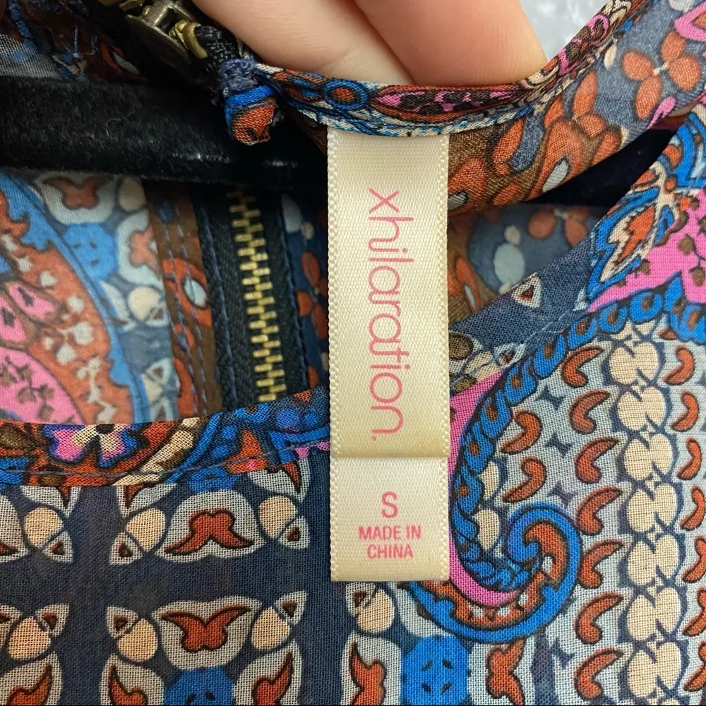 XHILARATION SHEER PATTERNED TOP - Picture 4 of 6